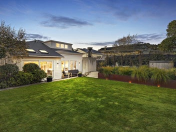 17 West Road, Northland, Wellington