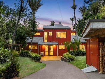 7 Ngaio Road, Titirangi, Auckland