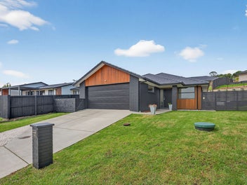 4 Porokaiwhiri Avenue, Helensville, Helensville