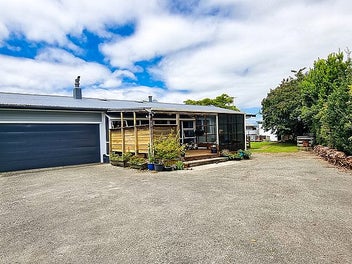 30 Meihana Street, Takaka