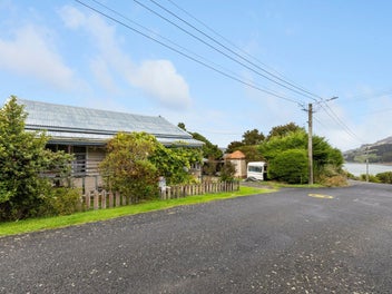 19 Downes Road, Roseneath, Dunedin