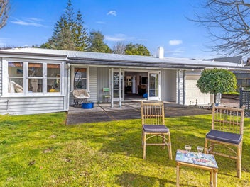 2 Alberta Street, Acacia Bay, Taupo