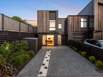 10 Nga Tutu Place, Belmont, Auckland