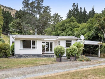 11 Factory Road, Little Akaloa, Little Akaloa