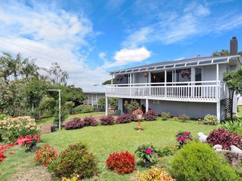 714 East Coast Road, Pinehill, Auckland