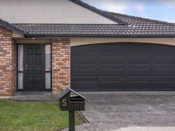 5 Walter Haddrell Crescent, Flat Bush, Auckland