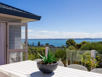 1342 Whangaparaoa Road, Army Bay, Whangaparaoa