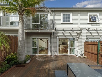 3/78 Fernhill Way, Oteha, Auckland