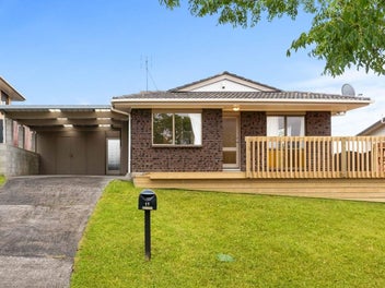 11 Clipper Place, Shelly Park, Auckland