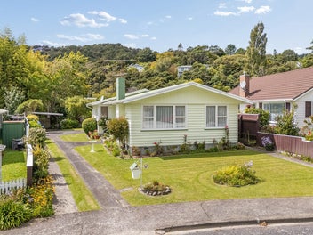 17 Deller Grove, Silverstream, Upper Hutt
