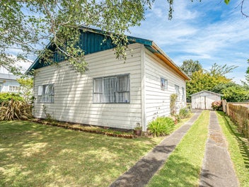 11 Field Street, Aramoho, Whanganui