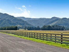 2 Alpine Drive, Dalefield, Carterton