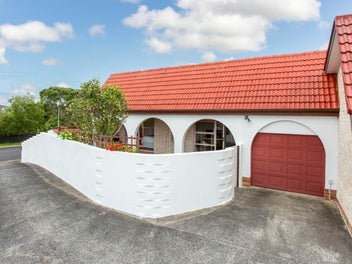 1/24 Geoffrey Road, Torbay, Auckland