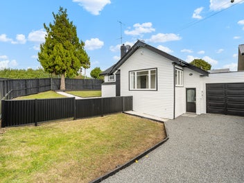 32 Forest Lake Road, Forest Lake, Hamilton