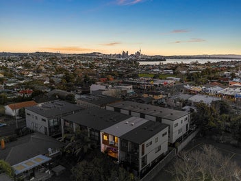 7/16 Williamson Avenue, Belmont, Auckland