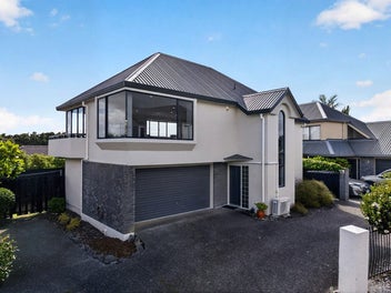 1/6 Calluna Crescent, Totara Heights, Auckland