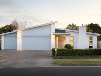 106 Saint James Drive, Huntington, Hamilton