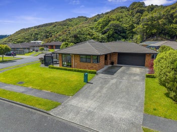 15 Aragon Grove, Kingsley Heights, Upper Hutt
