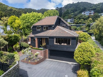 2/16 Cheviot Road, Lowry Bay, Lower Hutt