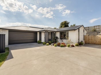 17 Whakaturou Crescent, Pyes Pa, Tauranga