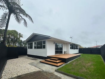 17 Carlton Terrace, Westown, New Plymouth