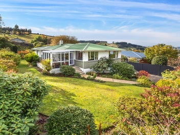 86 Hall Road, Sawyers Bay, Port Chalmers