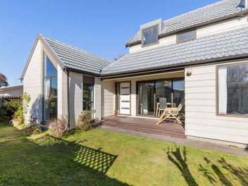 8A Kruse Place, Redwood, Christchurch