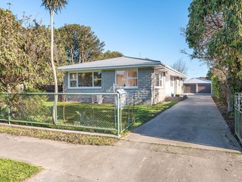 17 Moyna Avenue, Dallington, Christchurch