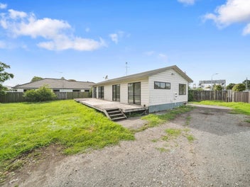 19 Manuroa Road, Takanini, Auckland