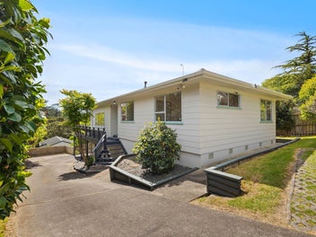 84 Spinella Drive, Bayview, Auckland