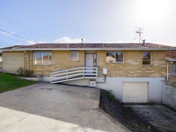 70 Newcastle Road, Dinsdale, Hamilton