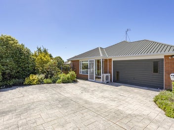 2/23A Meadow Street, Papanui, Christchurch