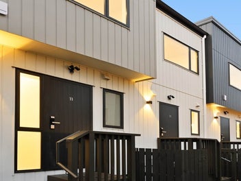 8/27 Britton Avenue, Mount Roskill, Auckland