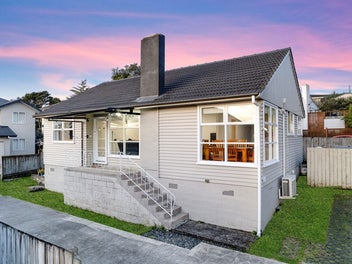 8 Winifred Avenue, Bayview, Auckland