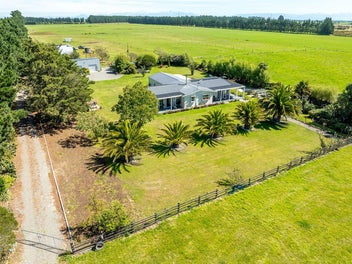 2/442 Glasseys Road, Southbridge, Southbridge