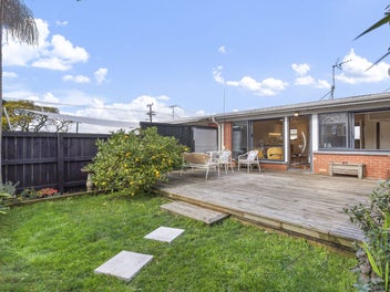 2/100 Victoria Street, Onehunga, Auckland