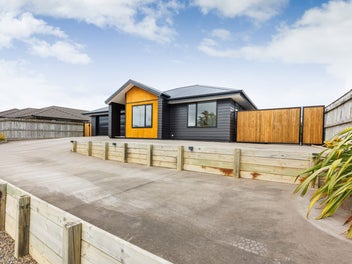 196 Pacific Drive, Fitzherbert, Palmerston North