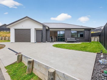 12 Rewarewa Way, Timberlea, Upper Hutt