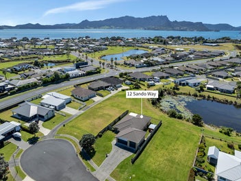 12 Sando Way, One Tree Point