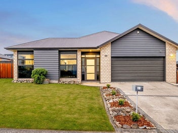 21 Nelson Avenue, Aotea, Porirua