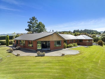 17 Wavy Knowes Drive, Waldronville, Dunedin