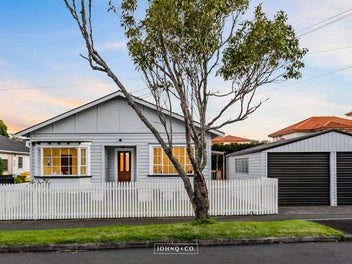 1/137 Abbotts Way, Remuera, Auckland