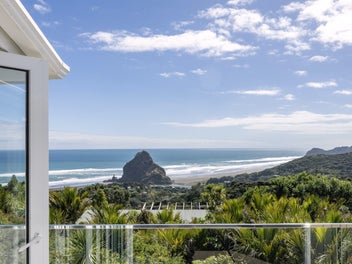 15 Piha Road, Piha, Piha