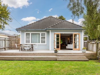 1/8 Mangaroa Hill Road, Maoribank, Upper Hutt