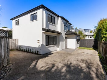 2/34 Selwyn Crescent, Forrest Hill, Auckland