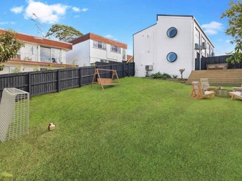 4/38 Don Croot Street, Morningside, Auckland