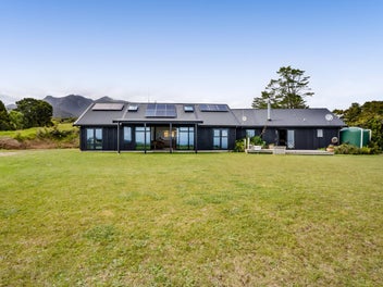 749 Upper Pitone Road, Pitone, New Plymouth