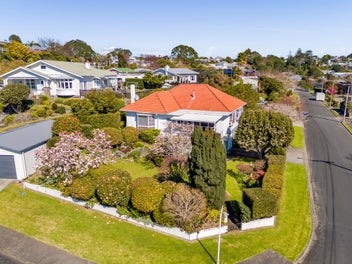 32 Queens Road, Glen Avon, New Plymouth