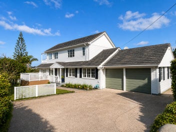 355 East Coast Road, Mairangi Bay, Auckland