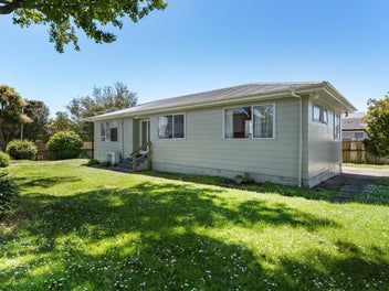 27 Becker Drive, Weymouth, Auckland